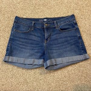 Semi Fitted Jean Shorts - Mid rise